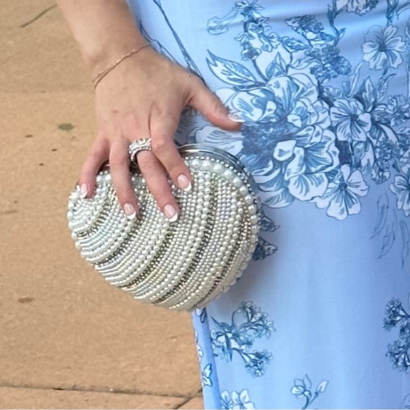 Crystal and Pearl Heart Clutch - Picture 3 of 3